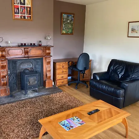 House - Self Catering Lodge Glencolumbkille