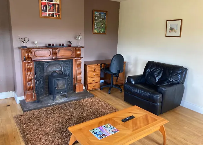 House - Self Catering Lodge Glencolumbkille